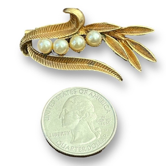 Vintage Roma Brooch Gold Tone Leaf Reeds Faux Pearl Pin Signed - Picture 5 of 8
